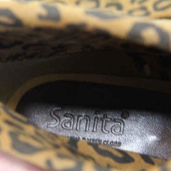 Sanita Wooden Clogs EU 40 Women Chunky Shoes Square Heel  Sanita Wooden Boots Clogs EU 40 Women Chunky Shoes Animal Print Bootie